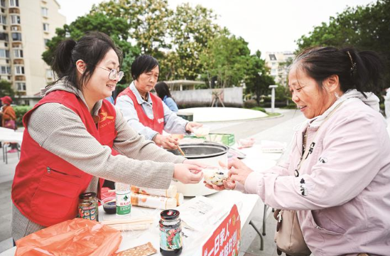 一碗重陽(yáng)面里的敬老情